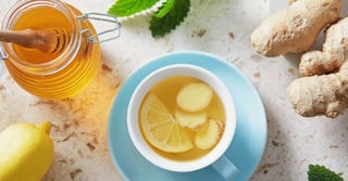 Té de limón, miel y jengibre, remedio contra la tos 