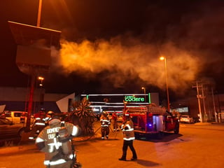 Incendian torre de vigilancia en un supermercado ubicado en el Francisco Villa