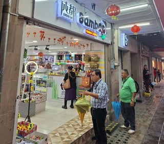 Tiendas chinas son competencia desleal, señala Regidor