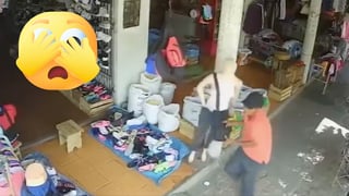 ¡Mi primera chamba! Ladrón se confunde y asalta a un maniquí | VIDEO