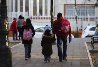 Más de 300 mil estudiantes regresaron a clases en Durango 