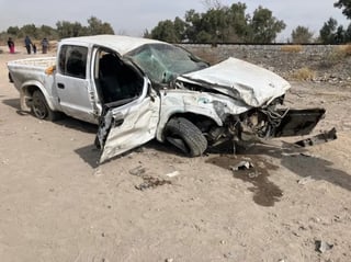 Choque contra tren deja dos heridos en Gómez Palacio