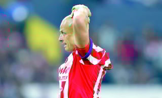 Chivas pone en duda continuidad del 'Chicharito' 