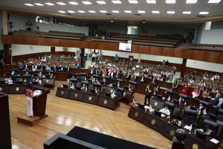 Niños y niñas ocuparon curules de diputados en Durango
