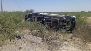 Volcadura en Cuencamé dejó lesionados a dos jovencitas y un bebé 