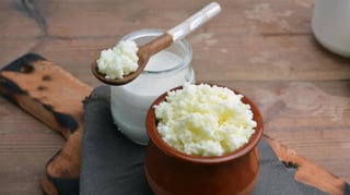 ¿Qué es el kéfir y qué beneficios tiene consumirlo? 
