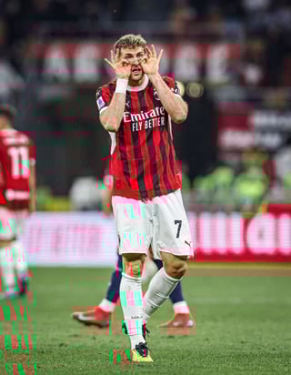 Giménez y Pulisic salvan al AC Milan 