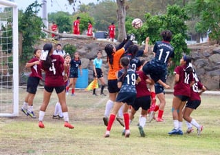 Futbol femenil debuta con triunfo 