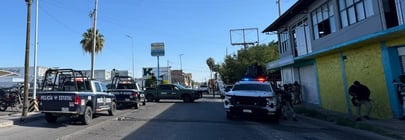 Detienen a hombre, aseguran camioneta, armas y radios tras persecución en Durango