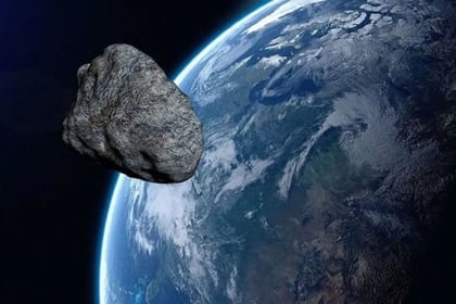 ‘Gigantesco’ asteroide se aproxima a la Tierra, ¿qué probabilidad hay de impacto?