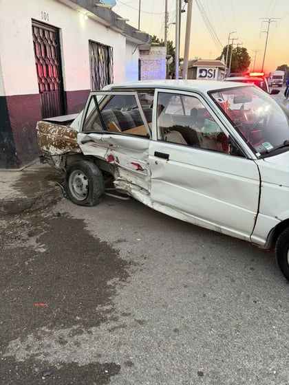 Accidente. Un adulto mayor provocó un choque al girar sin precaución en Gómez Palacio.