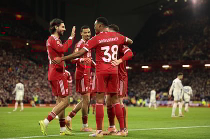 Trayecto. Actualmente, y a falta de la fecha 16 de la Premier League, el Liverpool pasa por un amargo camino militando en la posición número 10 de la tabla general con 23 puntos.