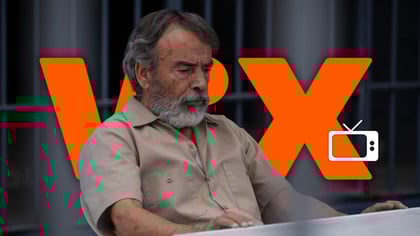 'El Mochaorejas' arrasa en ViX y cruza fronteras | VIDEO