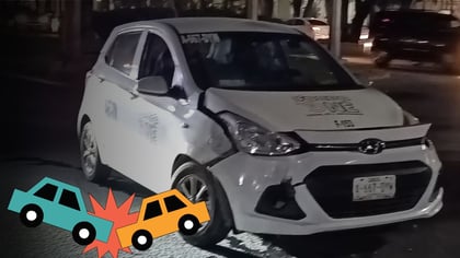 Par de taxis chocan entre sí en bulevar Dolores del Río