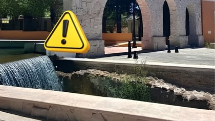 Causa alarma tinte rojizo en acequia de La Constancia por derrame accidental