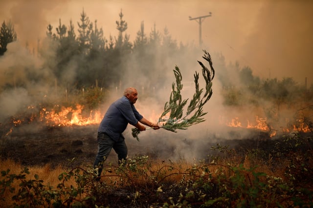 La grave ola de incendios ha causado ya la muerte a al menos 22 personas y ha destruido más de 45 mil hectáreas.