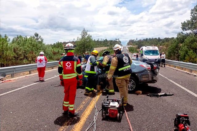 Este jueves se reportó un accidente carretero en el kilómetro 45 de la supercarretera Durango-Mazatlán, que dejó como saldo tres personas sin vida.