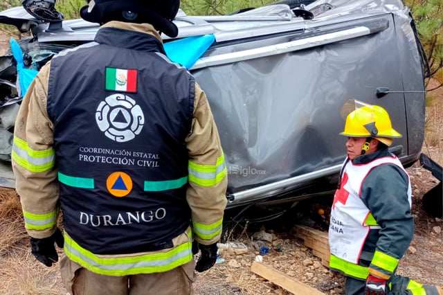 Este jueves se reportó un accidente carretero en el kilómetro 45 de la supercarretera Durango-Mazatlán, que dejó como saldo tres personas sin vida.