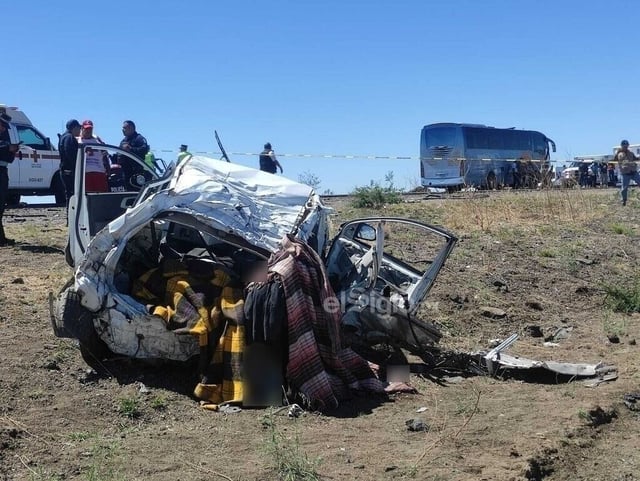 Este viernes se reportó al de emergencia un accidente en carretera a Parral, donde un autobús de pasajeros y un vehículo particular son los involucrados.
