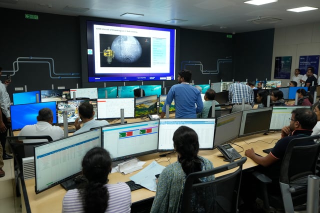 La misión espacial Chandrayaan-3 logró ayer el primer alunizaje en el polo sur de la Luna y representa, en palabras de José Franco, investigador del Instituto de Astronomía de la Universidad Nacional Autónoma de México (UNAM), “un hito para la India”, ya que también se trata de la primera vez que India aluniza suavemente.