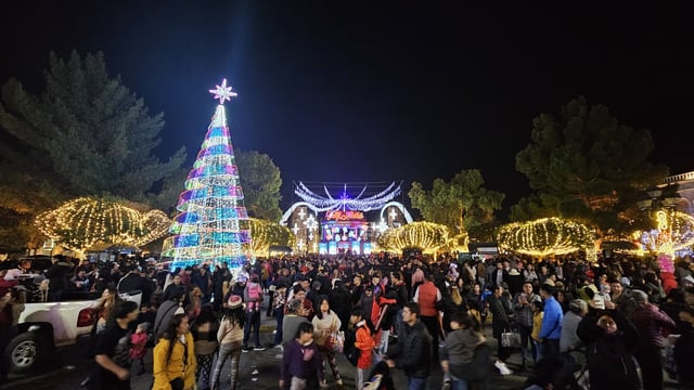 La ciudad de Durango luce su alumbrado navideño en el Centro Histórico