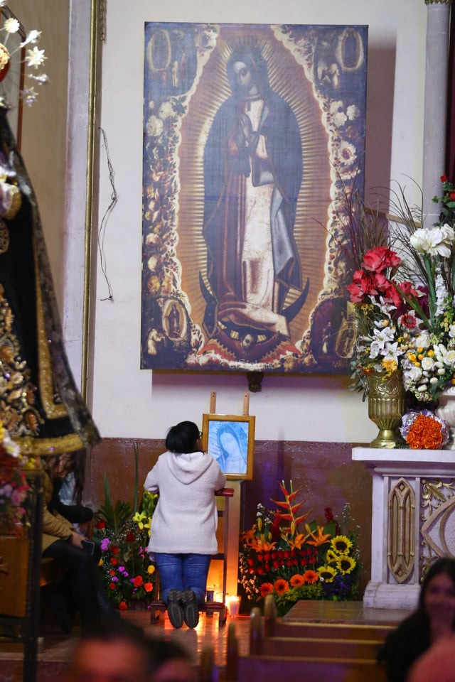 Cientos de duranguenses se congregaron en el Santuario de Nuestra Señora de Guadalupe para las tradicionales mañanitas a la Virgen de Guadalupe
