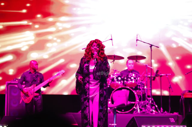 Gloria Gaynor interpreta sus éxitos para los duranguenses en la Velaría de la Feria Nacional Durango “Francisco Villa