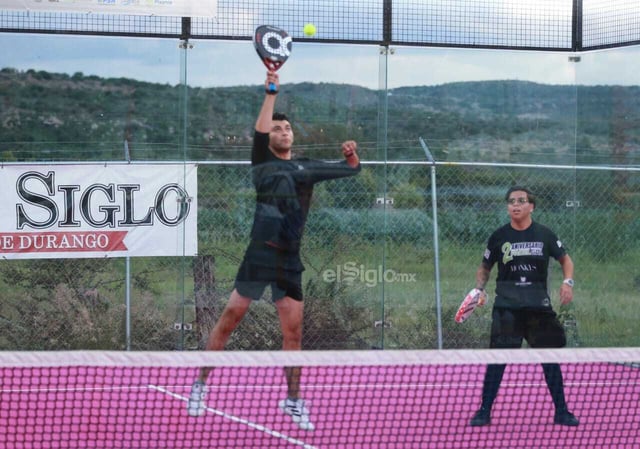 El Torneo de Pádel de El Siglo by Playdoit, confirma por qué es uno de los eventos deportivos más esperados en la ciudad de Durango; la intensidad y el nivel mostrado hasta el momento, augura una jornada de finales cargada de talento y estrategia, con el respaldo de una afición que ha respondido con entusiasmo.