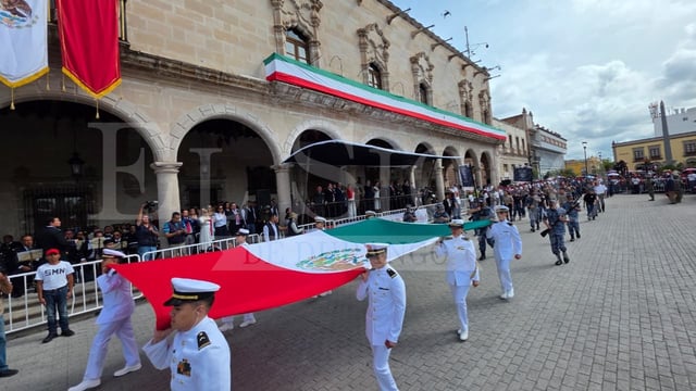 Desfile por anivarsario 215 de la Independencia de México