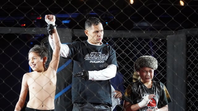 El Panthera Fight Club Vol. II arrancó con emociones intensas en Durango, ofreciendo desde el inicio una atmósfera vibrante, con peleadores y público entregados a una noche que prometía espectáculo, adrenalina y momentos memorables dentro de la jaula.