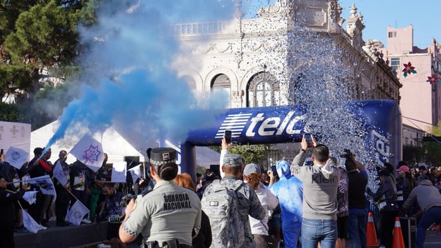 La Carrera Guardianes del Camino 4K se realizó este domingo en el Centro Histórico de Durango. Cientos de participantes recorrieron las principales avenidas en un ambiente deportivo y familiar, con dinámicas recreativas y exhibiciones de corporaciones de seguridad.