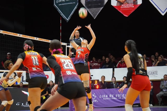 Con 12 puntos, Fernanda Bañuelos se alzó como la MVP del triunfo duranguense, que ya suma 16 sets ganados consecutivamente.