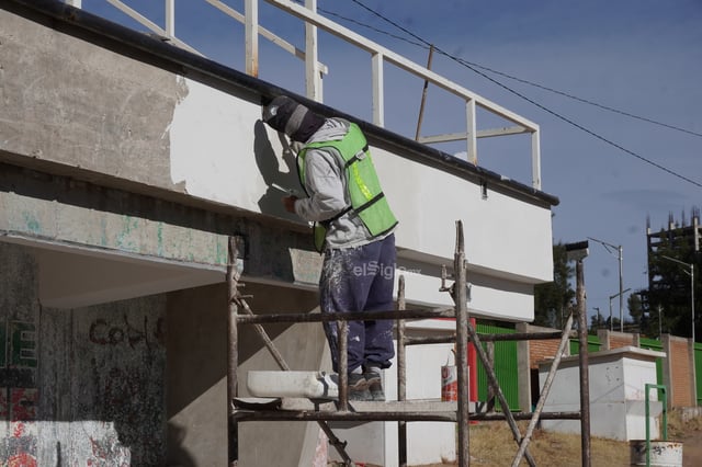 Lentos, avances en la obra de la Prepa Diurna