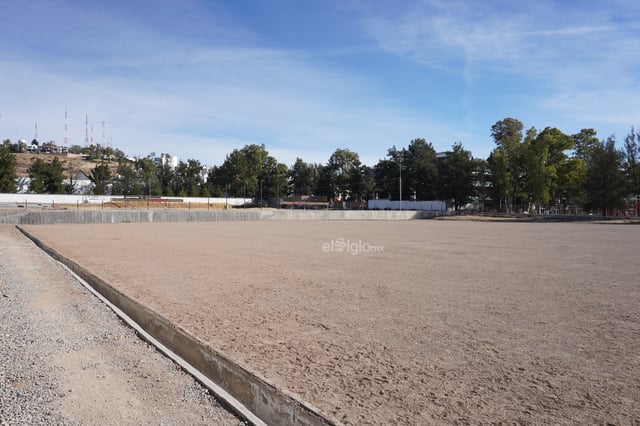 Lentos, avances en la obra de la Prepa Diurna