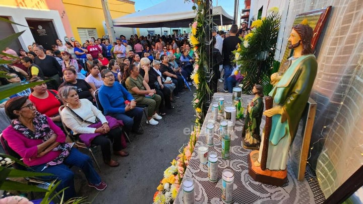 Gran convocatoria al Rosario a San Judas en calle Ramírez