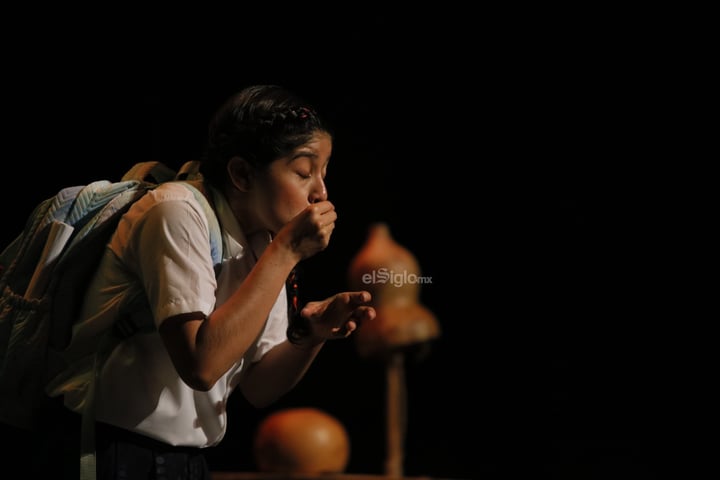 Duranguenses participan en jornada teatral con Festival de Monólogos