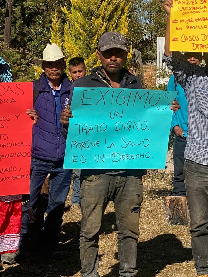 Se cumplen ocho días de plantón en La Guajolota; autoridades no dan respuesta