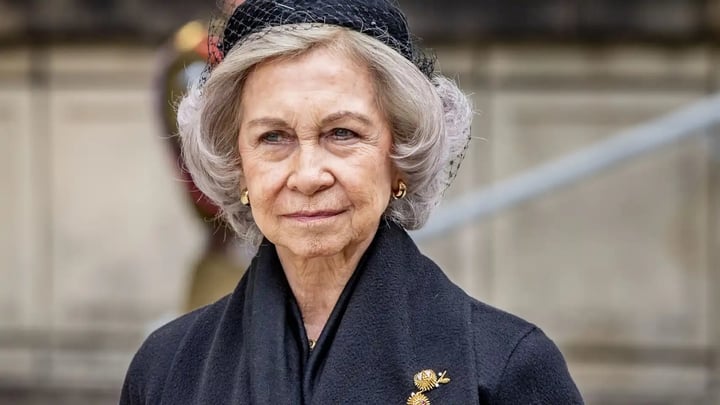 Salud.La reina emérita Sofía, de 85 años, fue aquejada por una infección del tracto urinario.