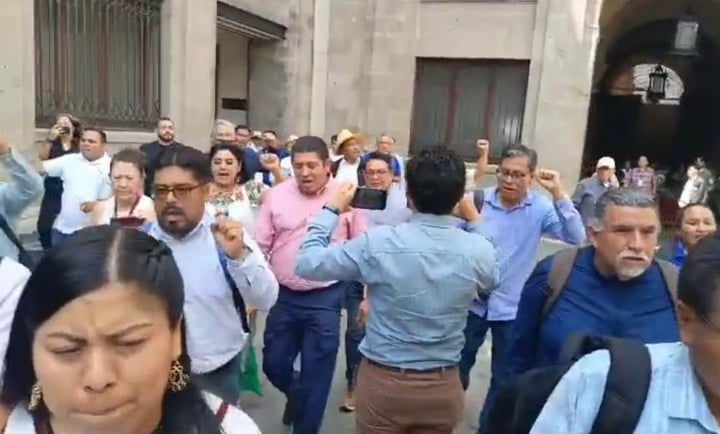'¡Aumento salarial o paro nacional!', exigen dirigentes de la CNTE tras reunión con AMLO