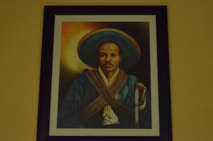 Obra. En 'Tardes de relatos y leyendas' se presentó una pintura al óleo que retrata al personaje revolucionario.