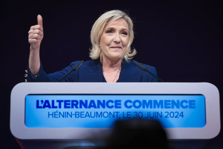 Renuncian 200 candidatos en Francia, buscando frenar a la ultraderecha