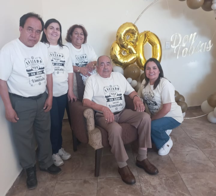 Sus hijos le ofrecieron una celebración digna de la ocasión.