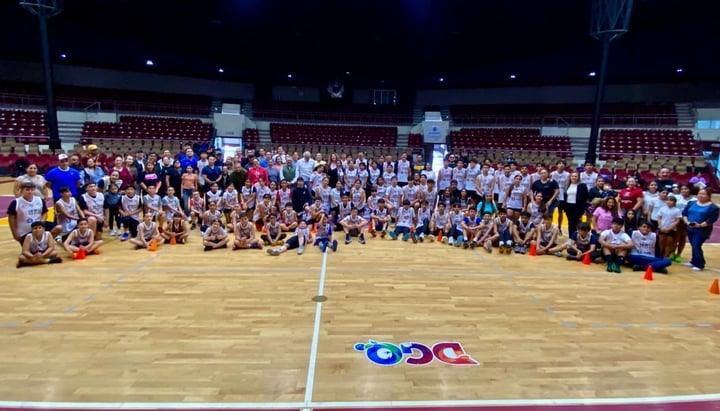 Abarrotado. Con cupo total inició el Training Camp de Basquetbol impartido por el técnico nacional Omar Quintero y el seleccionado Irwin Ávalos.