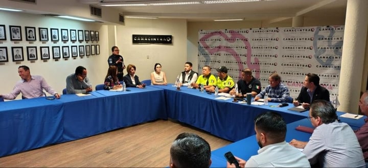 Sostuvieron una reunión de trabajo con la Delegación local de Canacintra.