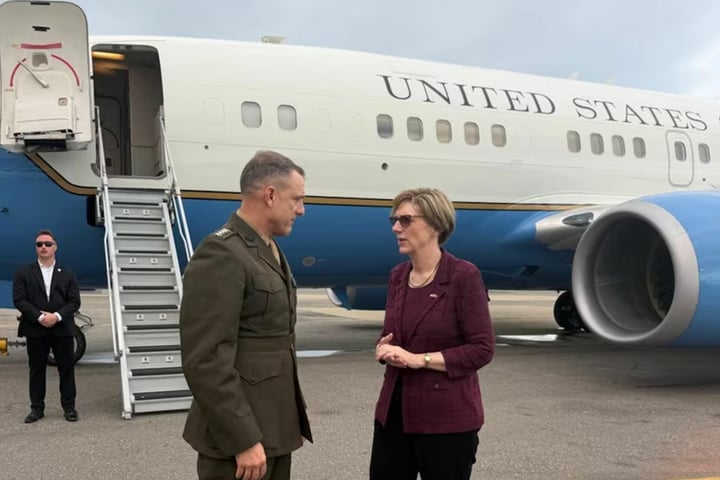 Jefe del Comando Sur de EU visita Venezuela; se reúne con autoridades interinas