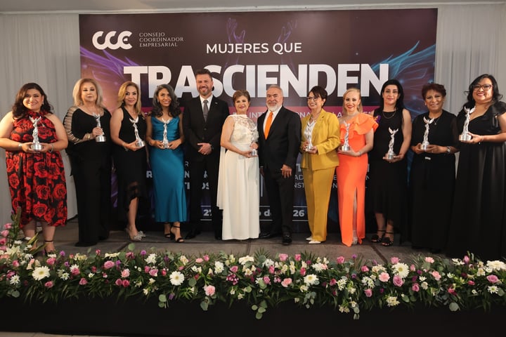 Galardonan a mujeres empresarias en distinguida velada