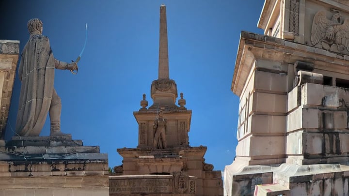 Monumento a Guadalupe Victoria, olvidado y en deterioro; urge rehabilitación