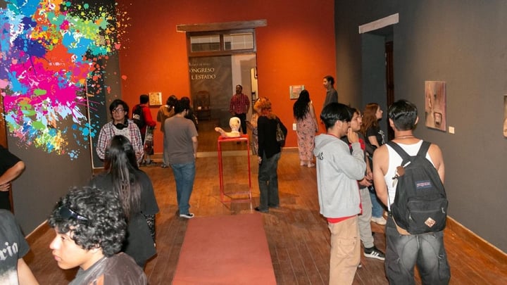 Inauguran la exposición 'El reflejo de una identidad fragmentada' en el Museo Villa