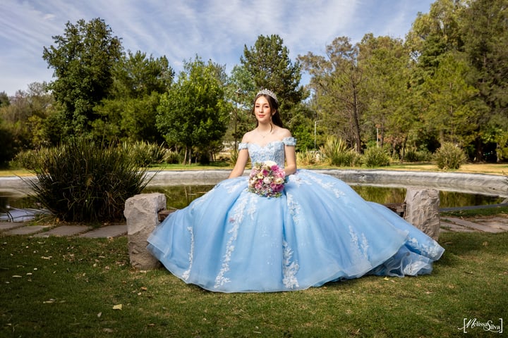 Ana Valeria Macías Ibarra lució radiante durante la celebración de sus quince años. (Foto: Melissa Silva)
