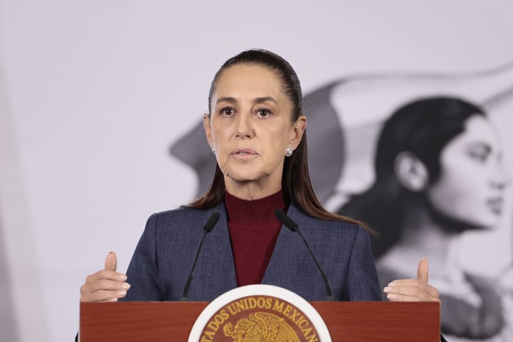 Revira Sheinbaum advertencia de la DEA sobre ir tras 'cada funcionario corrupto'